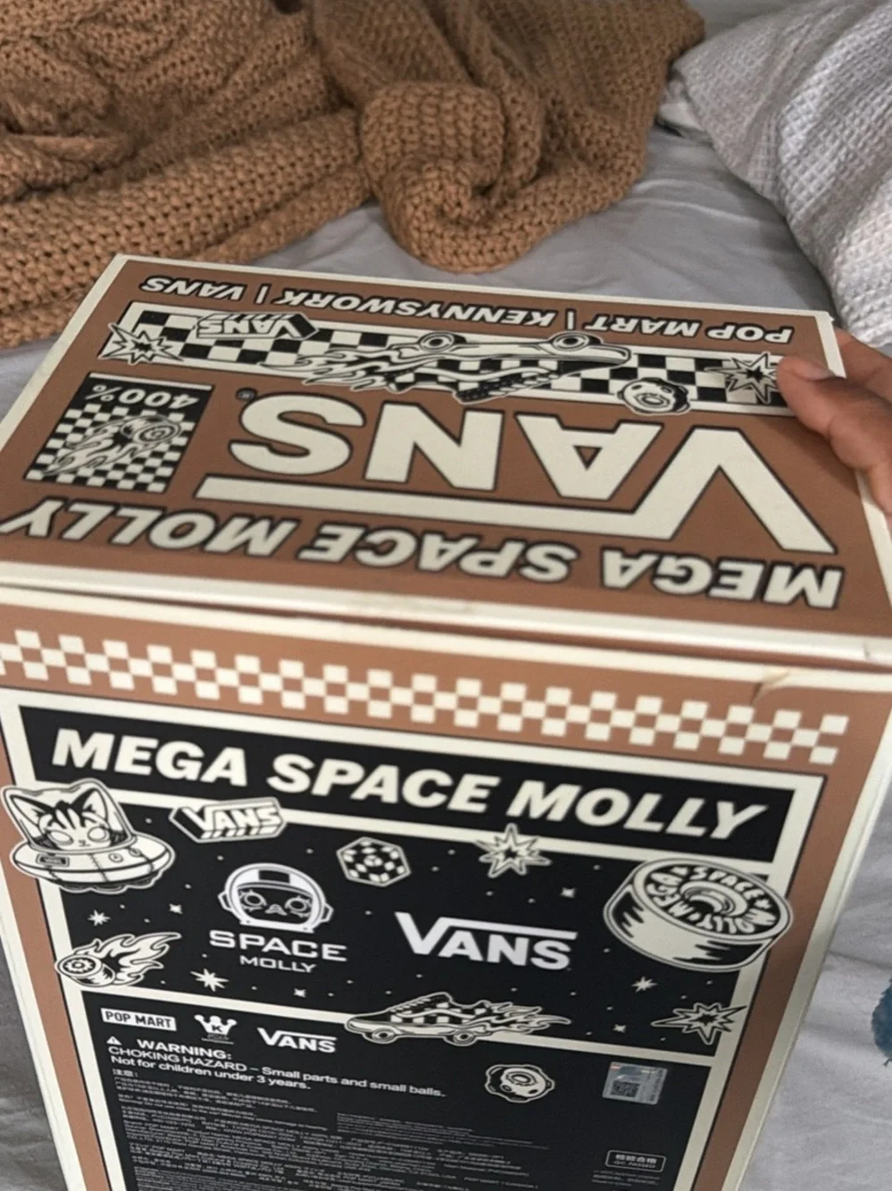 Vans Mega Space Molly Box – Black and Tan Graphic Packaging - Picture 4 of 5